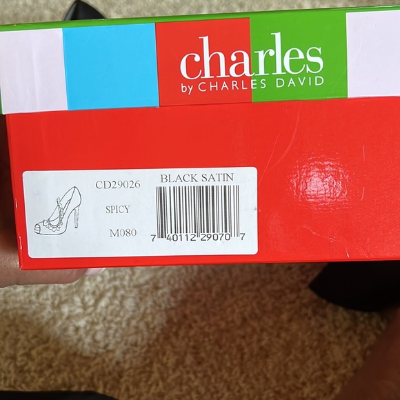 Charles David black satin pumps - Picture 8 of 9